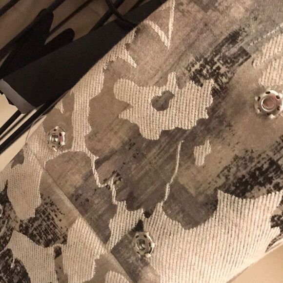 WORTH Grey & Silver Floral Print Sleeveless Top 8 - Picture 5 of 8